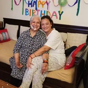 rinku dhawan with mother anita dhawan