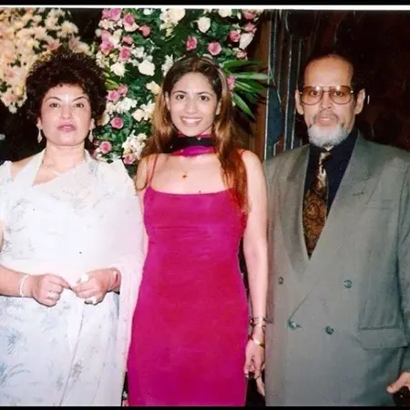 tina bedi with her parents