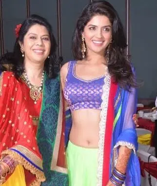 deeksha seth with mother nona seth