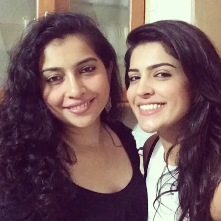 deeksha seth with sister shagun seth