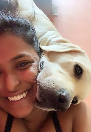 poulomi das with her pet dog