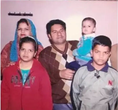 childhood picture of shafali verma with her family