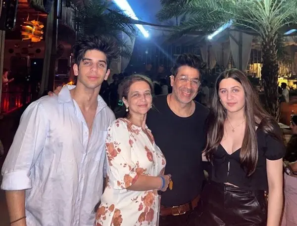 rajat bedi and monalisa bedi with their children