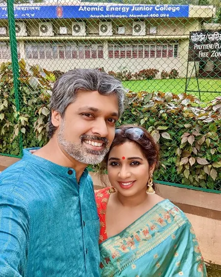 shreya ghoshal with husband shiladitya mukhopadhyaya