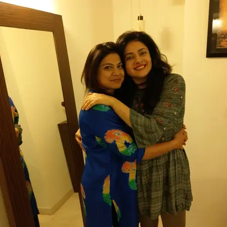 sonal sehgal with sister anupama sehgal