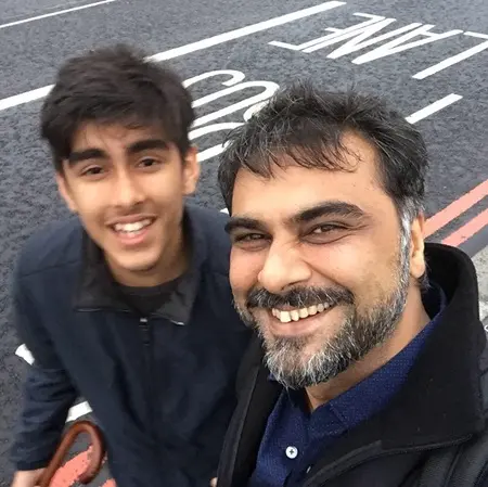 chaitra gangwani with father sanjay gangwani